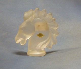 A Vannes glass sculpture in the form of a horses head 5"