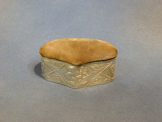 An Victorian silver heart shaped box decorated angels 5" Birmingham 1897
