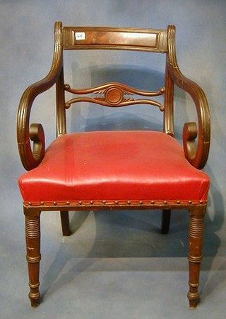 A set of 6 Georgian mahogany bar back dining chairs with pierced mid rails and upholstered seats on turned supports (2 carvers, 4 standard)