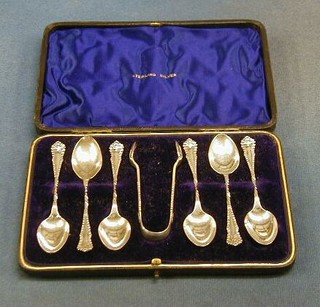 A set of 6 Victorian silver teaspoons, Birmingham 1899 and a matching pair of sugar tongs Birmingham 1898, 2 ozs