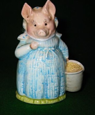 A Beatrix Potter figure "Aunt Pettitoes"