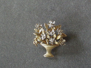 A 9ct gold bar brooch of a vase of flowers