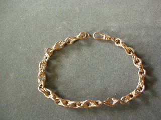 A 9ct gold bracelet 7 1/2"