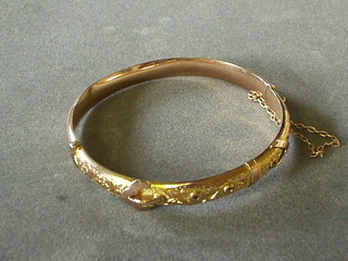 A 9ct gold bracelet