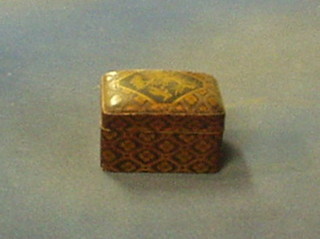 An Eastern lacquered trinket box 4"