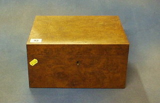 A Victorian figured walnutwood trinket box with hinged lid 12"