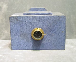 An early camera? in a fibre case