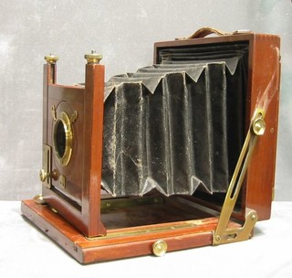 A plate camera by G Mason & Sons of Leeds