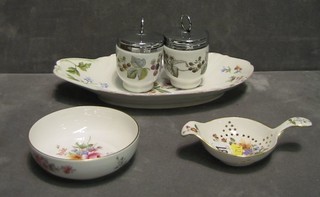 A modern Crown Derby posy pattern tea strainer on stand, a Continental porcelain shell shaped dish (chipped) and 2 Worcester egg coddlers