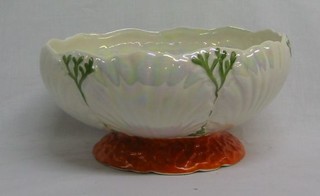 A Carltonware lustre pedestal bowl RD no. 756915, 9"