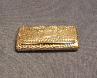 A Victorian planished silver snuff box Birmingham 1892, 3"