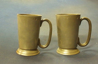 2 Victorian half pint pewter tankards, the bases engraved Kent arms