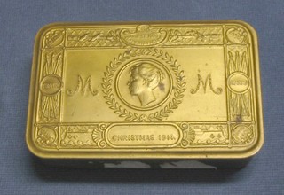 A Princess Mary gift tin containing a wooden East Sussex Asylum button, 2 officer's pips and 8 other items