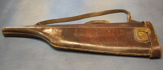 A leather leg of mutton gun case (f)