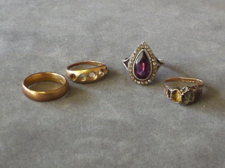 2 lady's gold dress rings (mis-shapen), a gilt band and 1 other dress ring