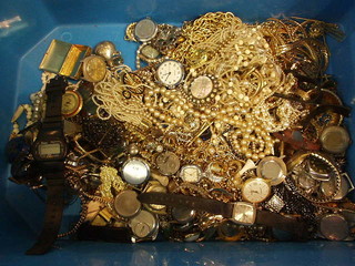 A quantity of costume jewellery