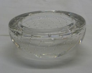 A Whitefriars Flint Bubble  circular ashtray (slight chip to rim) 4"