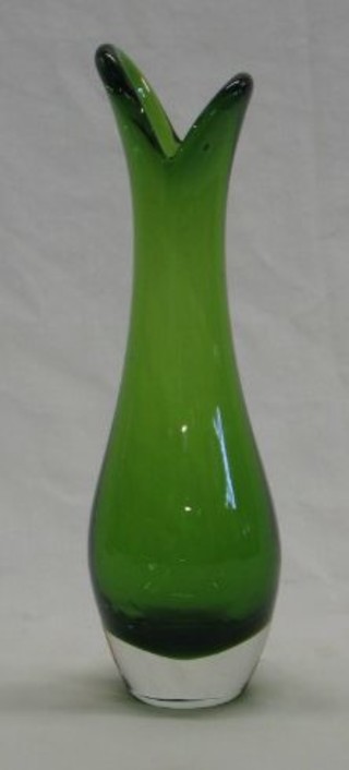 A Whitefriars Green Lips specimen glass vase 7"
