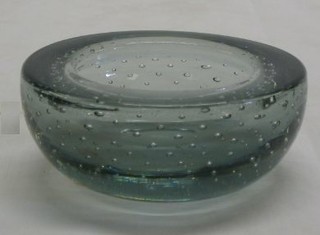 A Whitefriars circular Green Bubble glass ashtray 4"