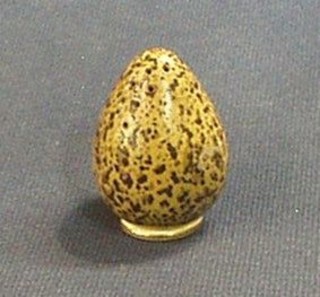 A "MacIntyre" style pepperette in the form of an egg, marked P, the base marked RD10586 2"