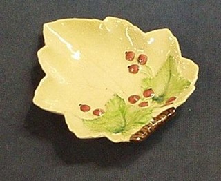 A Carltonware leaf shaped dish 4"