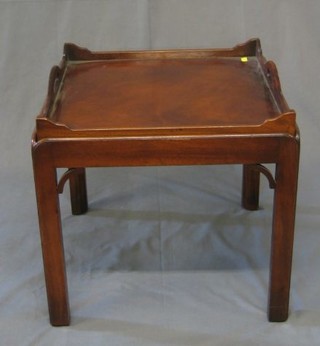 A Georgian style mahogany silver table with detachable twin handled tea tray, raised on square supports 21"