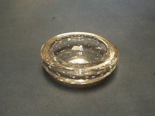 A circular Whitefriars bubble glass ashtray 5"