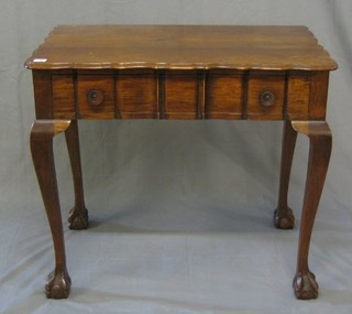 A Colonial hardwood side table with pie crust edge, 1 frieze drawer, raised on cabriole supports, 33"