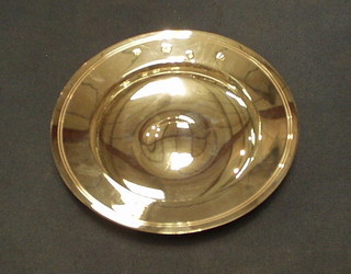 A silver Armada dish London 1965, 6 ozs