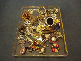 A  collection of costume jewellery brooches