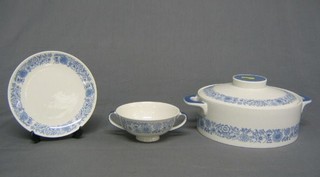 A 50 piece Royal Doulton Branbourn pattern dinner service comprising 2 tureens and covers, oval pottery meat plate, sauce boat and stand, 8, 10 1/2" dinner plates, 1, 9" side plate 6, 8 1/2" side plates, 6 cereal bowls, 9, 7 1/2" tea plates, 8 twin handled soup bowls, 7 saucers, cream jug and tea cup, together with 2 Royal Doulton platinum concord plates, lidded sucrier and cream jug