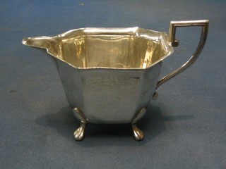 A silver cream jug Sheffield 1958, 4 ozs
