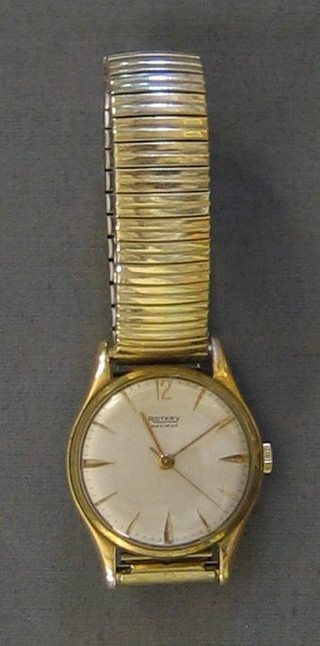 A gentleman's Rotary wristwatch contained in a 9ct gold case