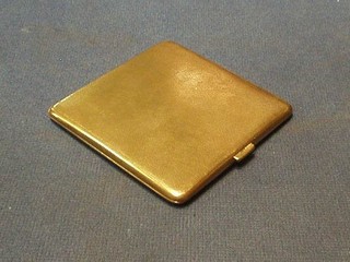 A 9ct gold cigarette case with engine turned decoration, 3", 2 os