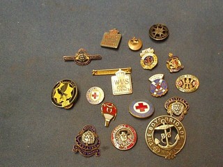 A Boys Brigade cap badge, 2 Boys Brigade enamelled 1933 Jubilee badges, a do. Coronation badge and 14 other badges