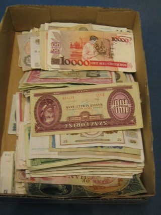 Approx. 1000 World bank notes