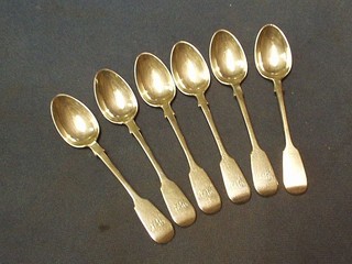 A set of 6 Victorian silver fiddle pattern tea spoons, London 1849, 4 ozs