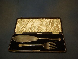 A pair of silver fish servers, Sheffield 1936 8 ozs
