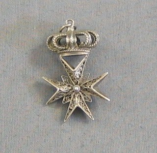 A crown "silver" Maltese cross pendant