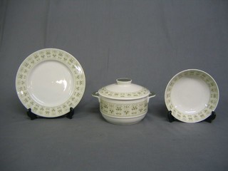 A 37 piece Royal Doulton Samarra patterned dinner service comprising 2 - 9" circular tureens and covers, an 11" circular tureen and cover (crack to base and cover), 7 - 10 1/2" dinner plates, 6 side plates, 8 - 8" side plates, 6 - 6 1/2" tea plates, 6 - 6 1/2" cereal bowls and a sauce boat