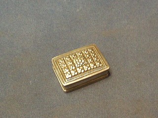 An Eastern silver pill box with hinged lid 2"