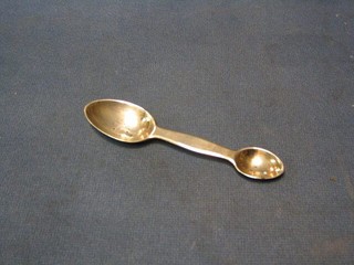 An Edwardian silver double ended caddy spoon, London 1906 
