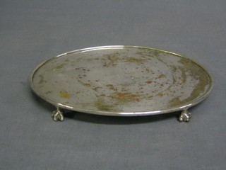 An oval silver plated teapot stand 7"