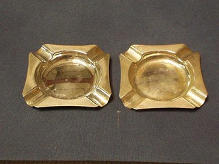 A pair of silver ashtrays with engine turned decoration Birmingham 1965 3 1/2"