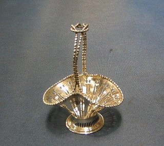 A Victorian pierced silver bon bon basket raised on a spreading foot, Sheffield 1896, 2 ozs