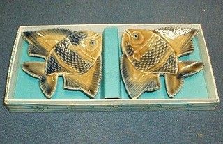 2 Wade Aquatic dishes 4" contained in original cardboard box