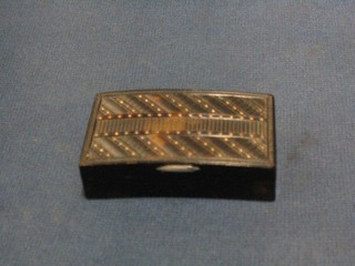 A 19th Century arch shaped tortoiseshell snuff box with silver hinge, 3"