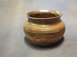 An Ancient pottery bowl 7"