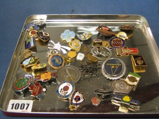 40 various enamel and other badges