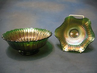A green Carnival glass dish 6" and a circular dish 9" (2)